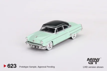 MiniGT #623 Lincoln Capri 1954 Parklane Green / Bloomfield Green